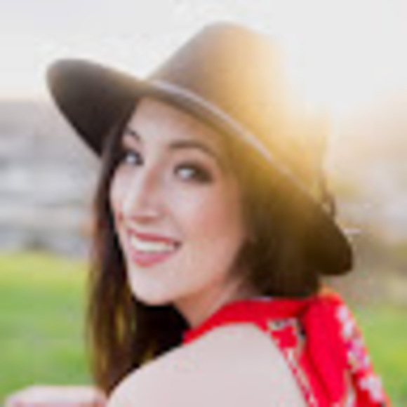 ashley_therien